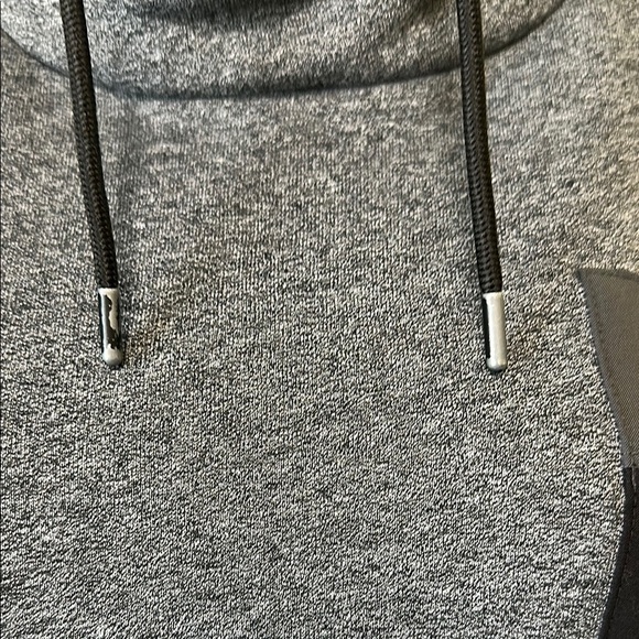 H&M- Men's Gray and Black Turtleneck Sweater - Picture 5 of 8